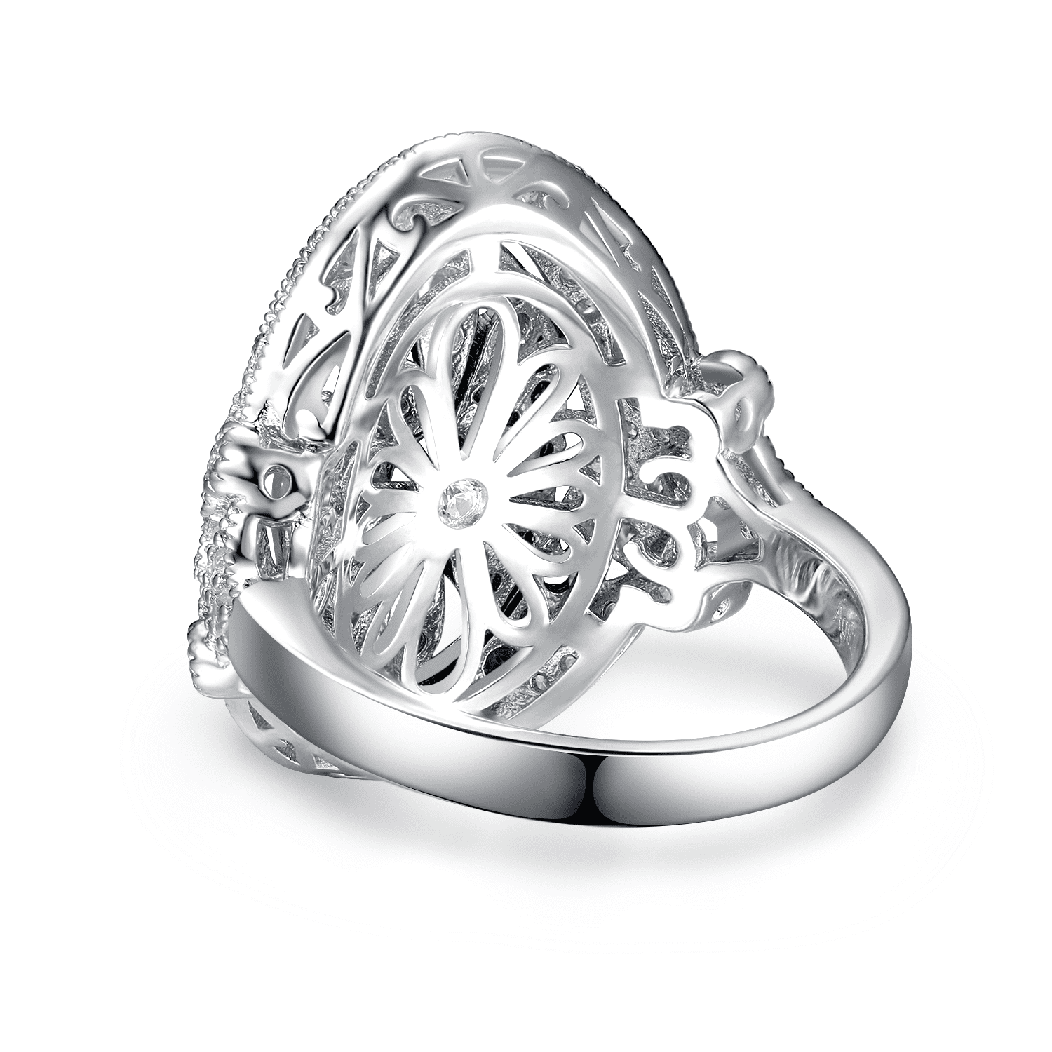 Opulent sparkle: Simulated diamonds on the Eternal Bloom Daisy Ring