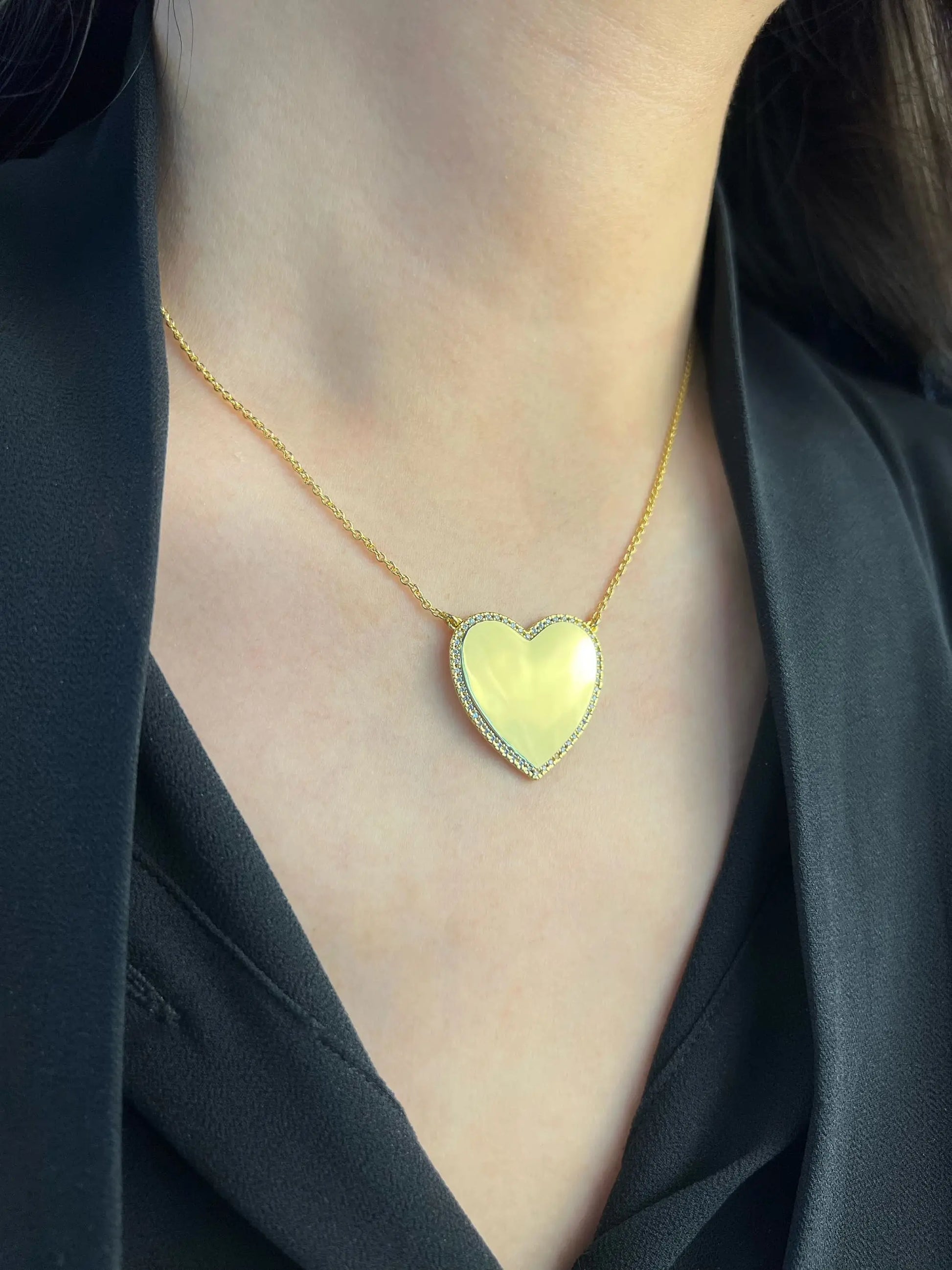 EverHeart Necklace: Adjustable lengths and double-sided charm, a versatile and heartfelt accessory.