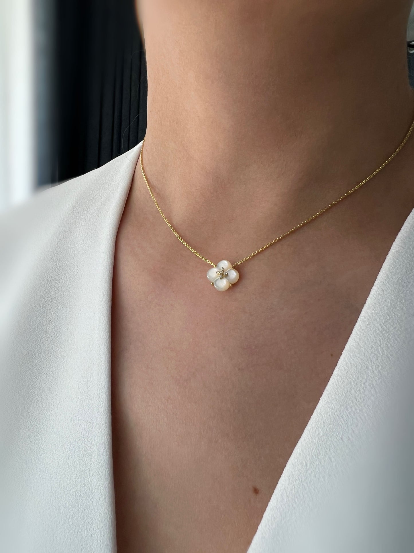 Mother of Pearl Clover Pendant Necklace